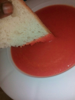 A picture of Tomatoe soup.