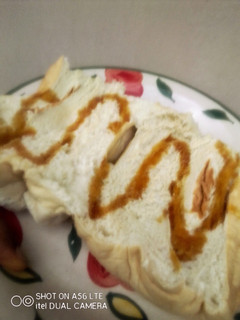 A picture of OrganicHoney Glazed Bread.