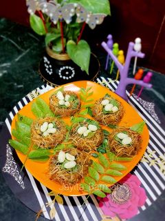 বার্ড নেস্ট পকোড়া (Bird nest pakoda recipe in Bengali) রেসিপির প্রধান ছবি
