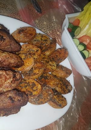 صورة لوصفة كفتة وبيبي بوتيتو محمرة