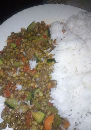 A picture of Ndengu with rice.