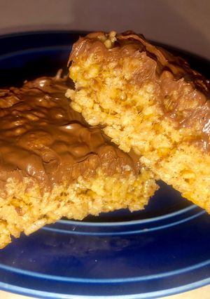 A picture of 10 minute Reese’s Rice Krispie treats.