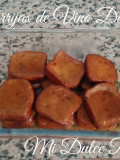 Una foto de Torrijas de vino dulce y miel