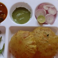 A picture of Masala poore.