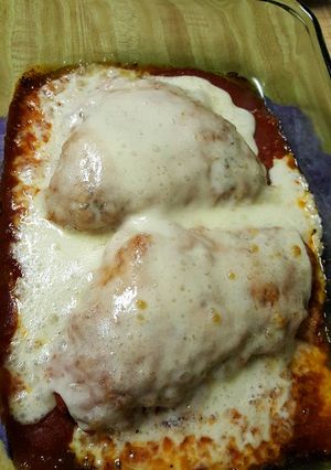 A picture of Chicken Parmigiana.