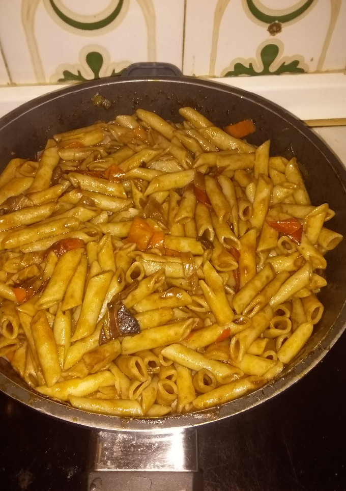 Una foto de Macarrones con calamares en su tinta por el chef David rico rico