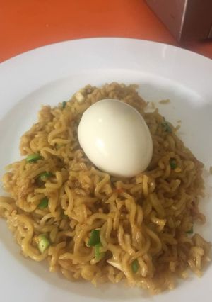 A picture of Noodles and Boiled Egg.