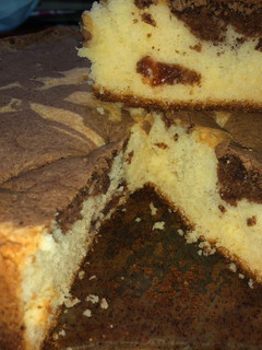 Una foto de Torta marmolada con dulce de membrillo 😋