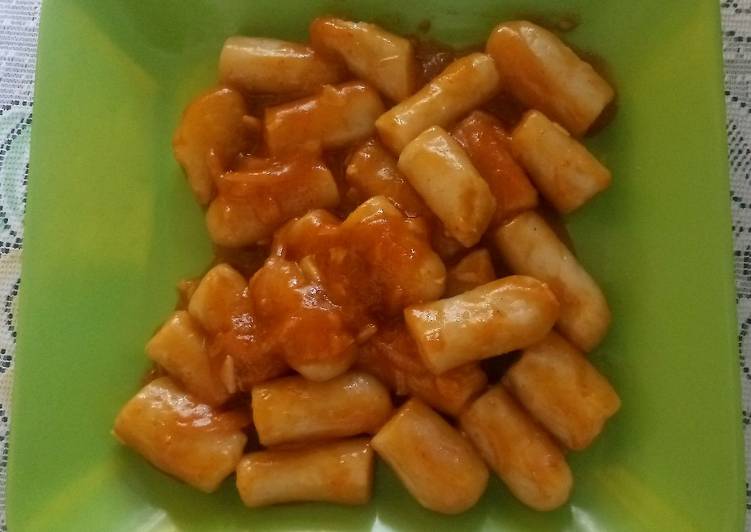 Tteokbokki Aci pedas Ala Uni