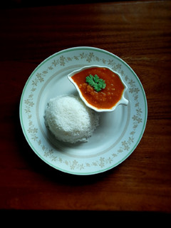 A picture of Mchuzi wa tomato na pili pili hoho (Tomato capsicum soup).