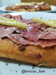 Una foto de Tosta italo española