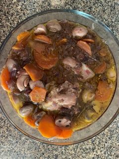 Una foto de Pollito con repollo y champiñones versión “arvejado”