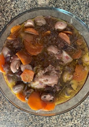 Una foto de Pollito con repollo y champiñones versión “arvejado”