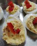 Huevos rellenos picantes