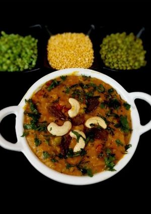 A picture of Green sorghum and green wheat khichdi.