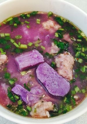 Hình của món Canh khoai mỡ tôm viên giò sống.