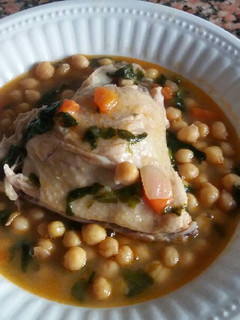 Una foto de Garbanzos con pollo y calabaza