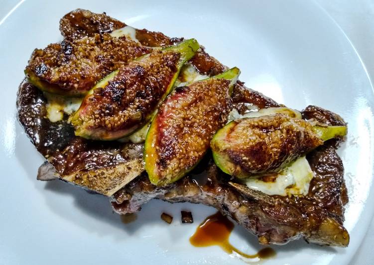 Recipe of Super Quick Homemade Steak with caramelized figs, blue cheese and balsamic