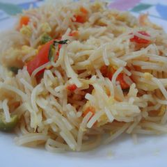 A picture of Mee Siam (Spicy Stir Fried Vermicelli).