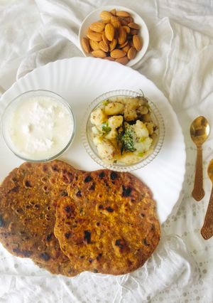 A picture of SINGHADA PARANTHA 😋 Black Pepper Potato Sabji With Cucumber Raita (Vrat / fast Special Thal).