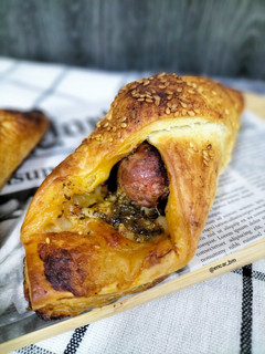Una foto de Criollo hojaldrado con chimichurri