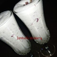 A picture of Grapes milkshake.