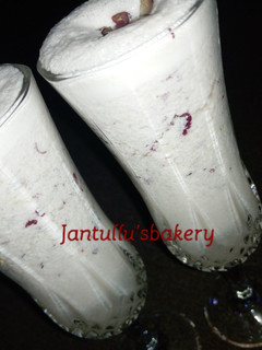 A picture of Grapes milkshake.