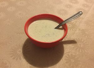 Una foto de Salsa de kéfir con eneldo