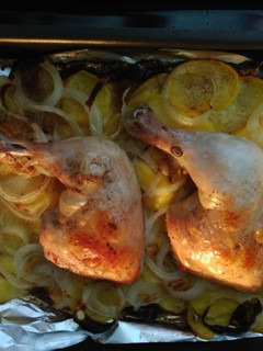 Una foto de Pollo asado con patatas