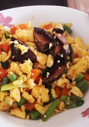 Foto resep #625 jamur shitake scramble eggs mixed veggies