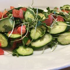 Green salad A picture of Green salad.