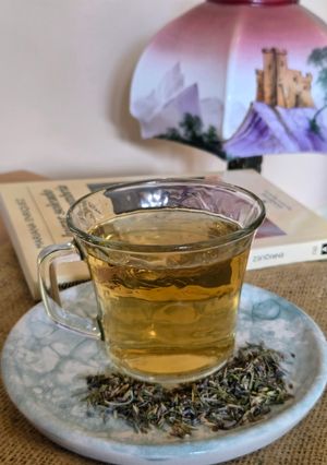 Una foto de Infusión de lavanda 🪻 🫖 especial para última hora del día acompañada de buena lectura 📚
