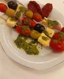 Pinchos  de Tomate Cherry, Queso y Aceitunas