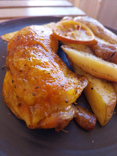 Una foto de Pollo asado con patatas