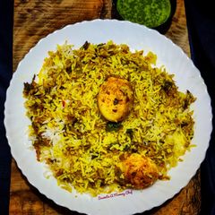 A picture of Anda biryani (egg biryani).