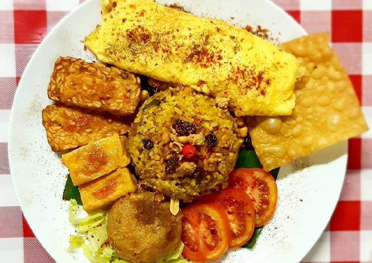 Nasi Goreng Kebuli simple dan Omelette