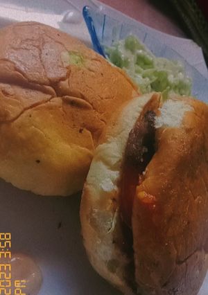 A picture of Karachi's special hunter beef burger.