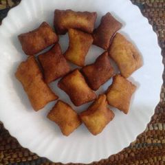 A picture of Mdalasinin & Iliki mandazi.
