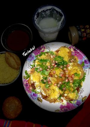દહીં પૂરી (Dahi Poori Recipe In Gujarati) રેસીપી મુખ્ય ફોટો