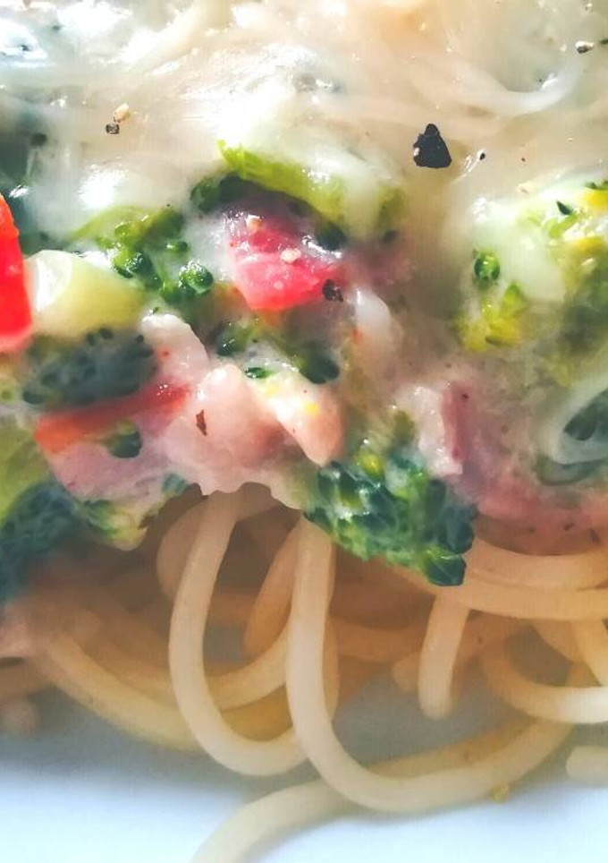 Una foto de Espaguetis con Brócoli y Bacon Cocido