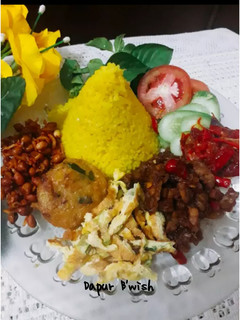 Foto resep Nasi kuning gurih magic com