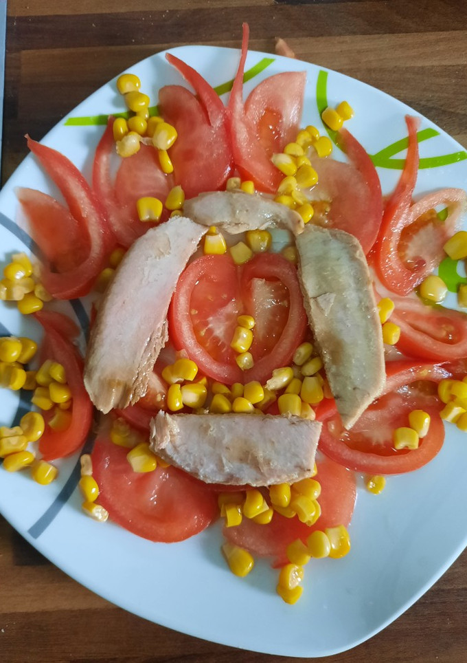 Una foto de Tomate en "ensalada tierra, mar y aire"