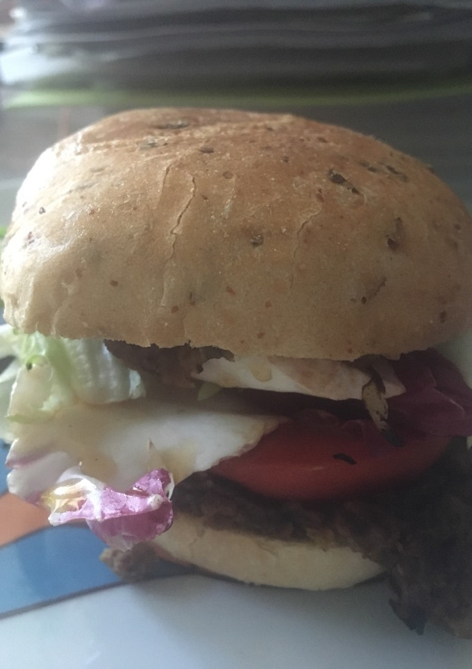 Una foto de Hamburguesa de azukis que convierte un miércoles en sábado
