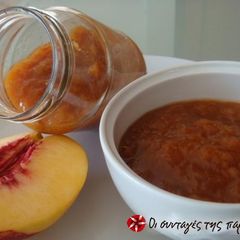 A picture of The different peach jam.