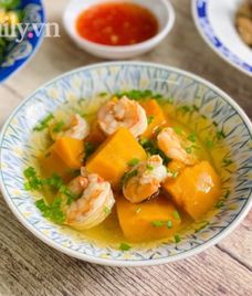 canh bí đỏ nấu tôm