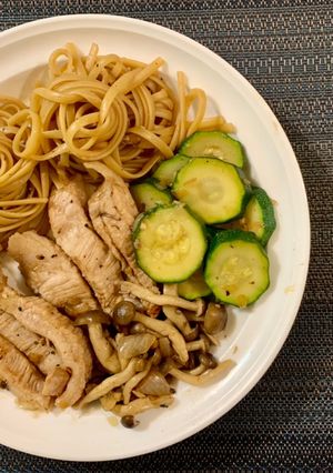 豬頸巴薩醋香義大利麵 的食譜成品照片