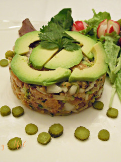 Una foto de Tartar de salmón y aguacate