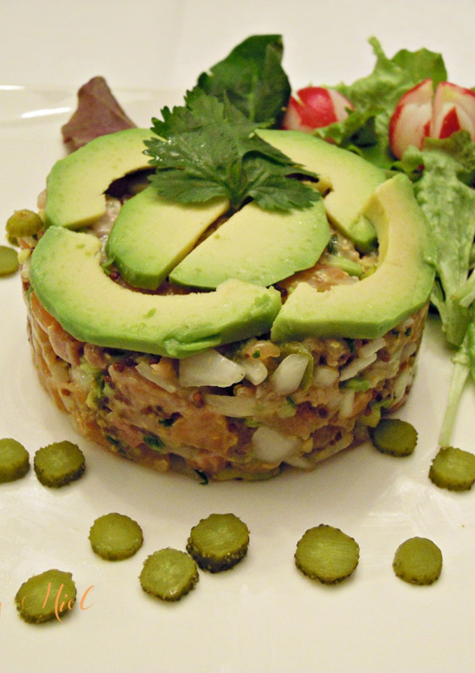 Una foto de Tartar de salmón y aguacate
