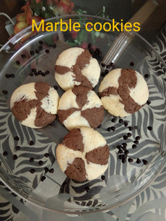 A picture of Marble cookies.