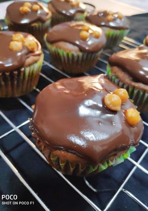 A picture of Chocolate Peanut butter Cupcakes.